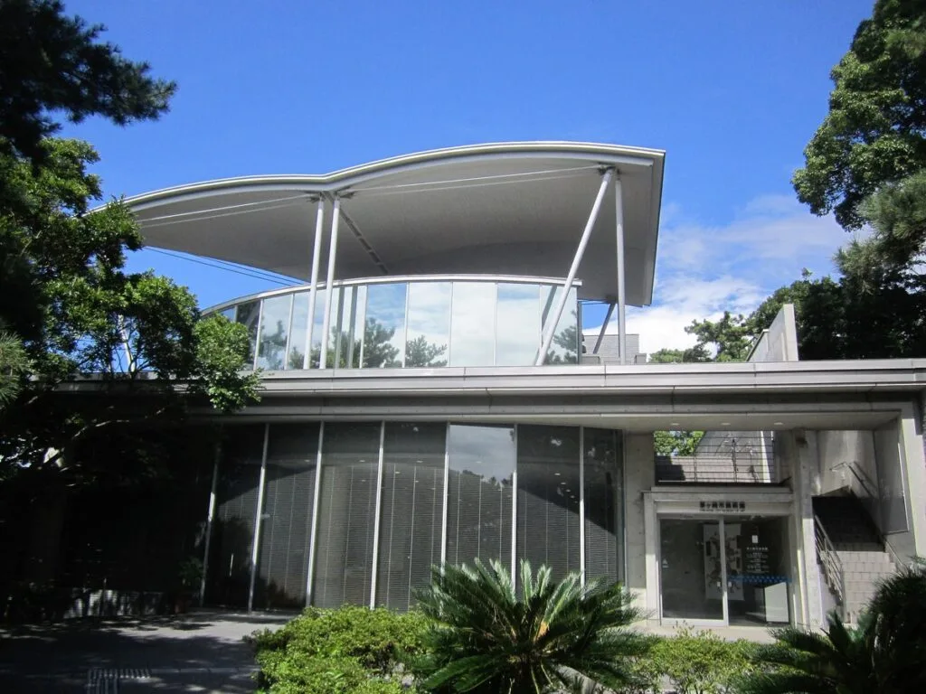 茅ヶ崎市美術館