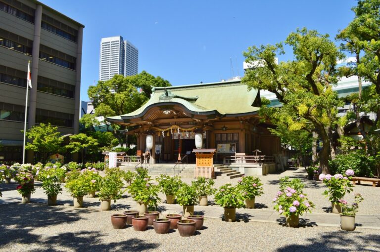 坐摩神社
