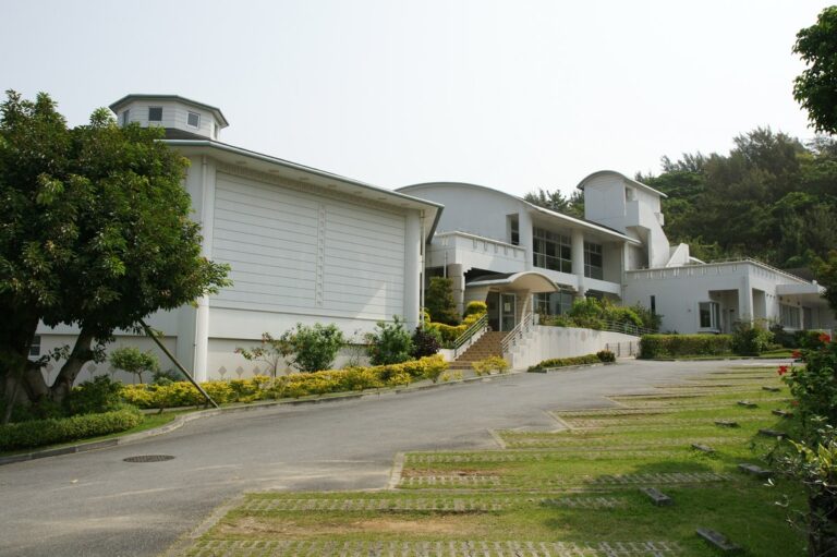 宜野湾市立博物館