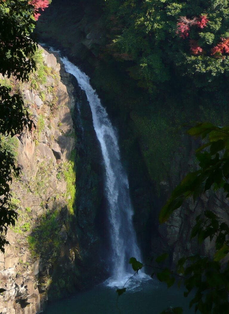 数鹿流ヶ滝