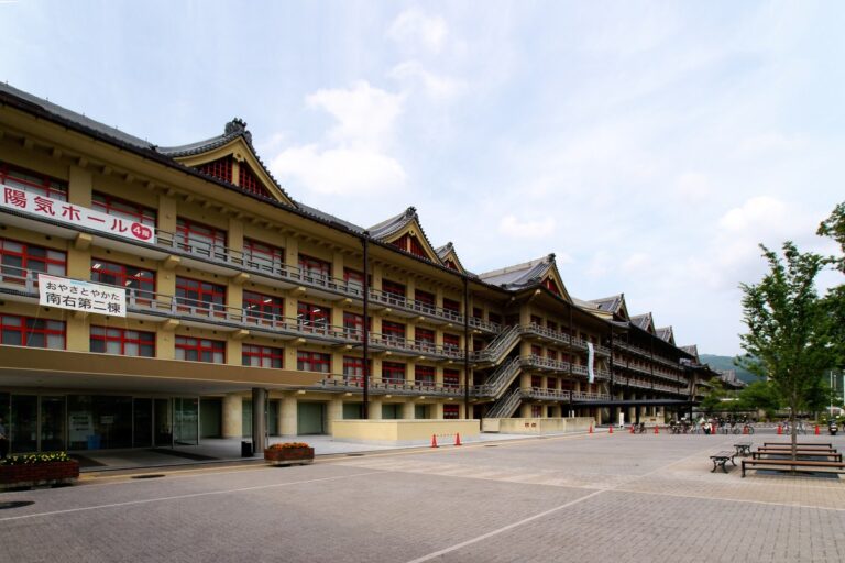 天理参考館
