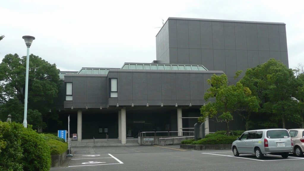 佐賀県立美術館